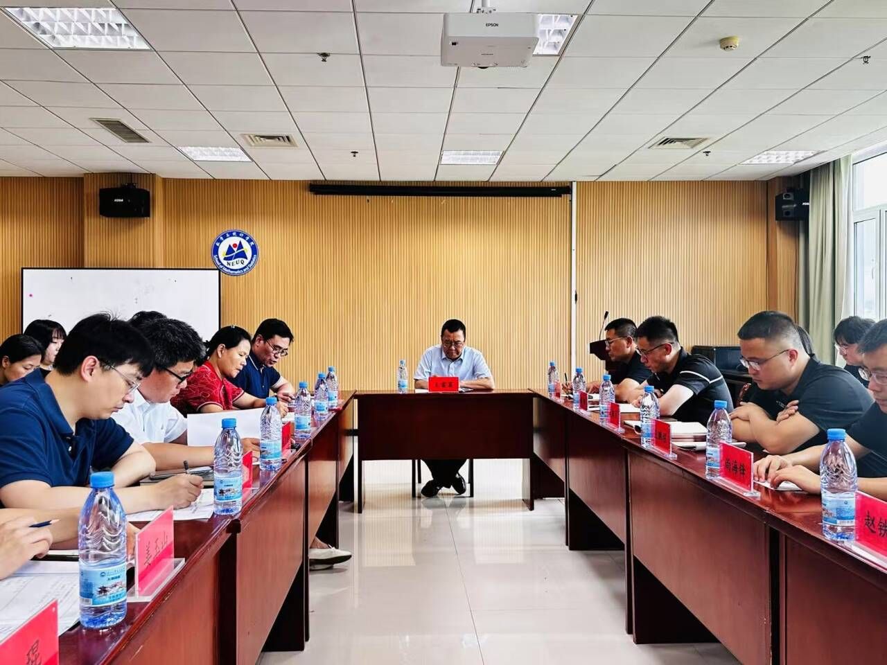 数学与统计学院召开2025年暑期人才培养工作分组研讨会